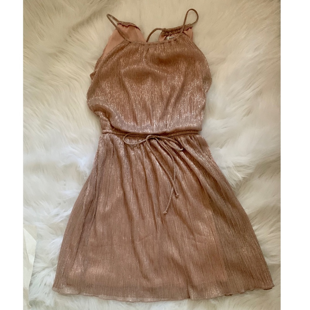 Sleeveless dress